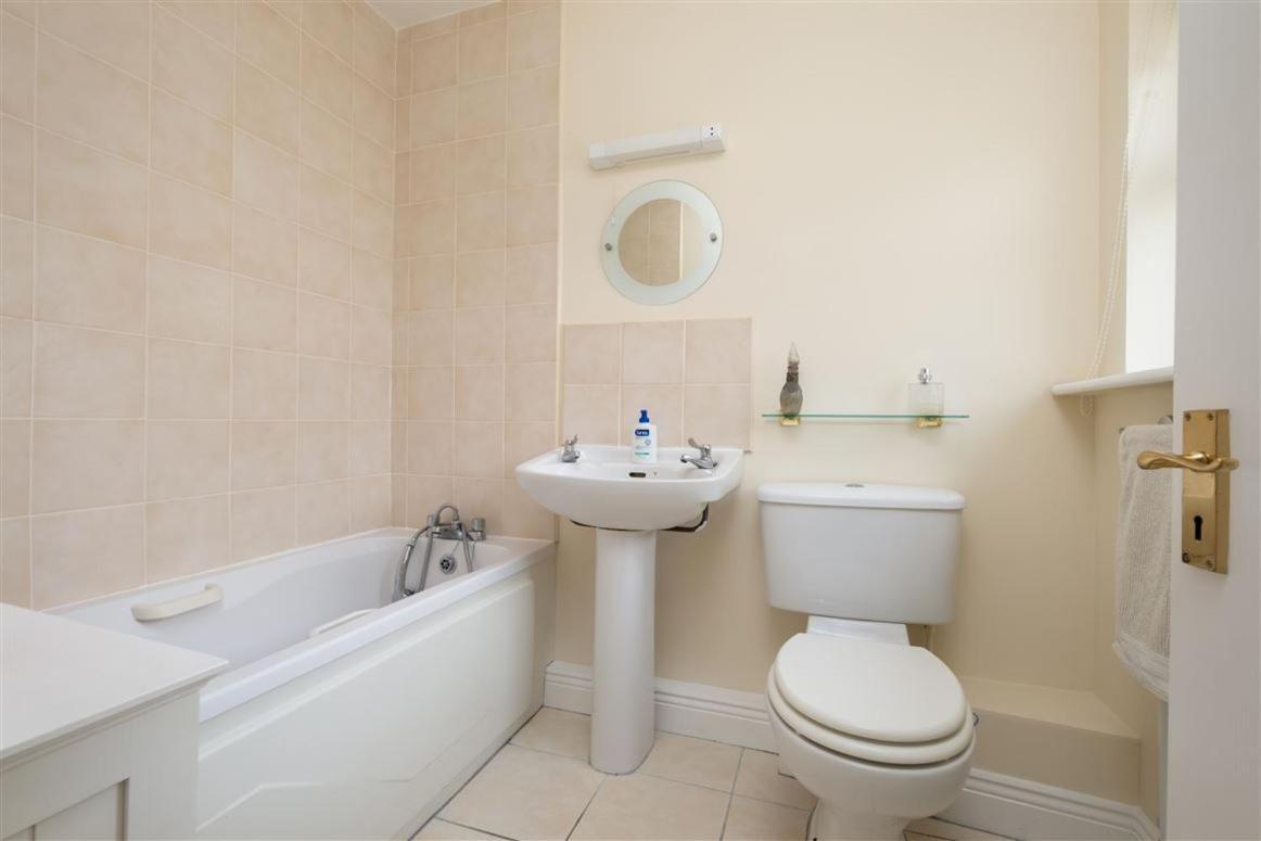 Tyrrelstown 2 Cosy Bedrooms In A 3 Bed Home מראה חיצוני תמונה