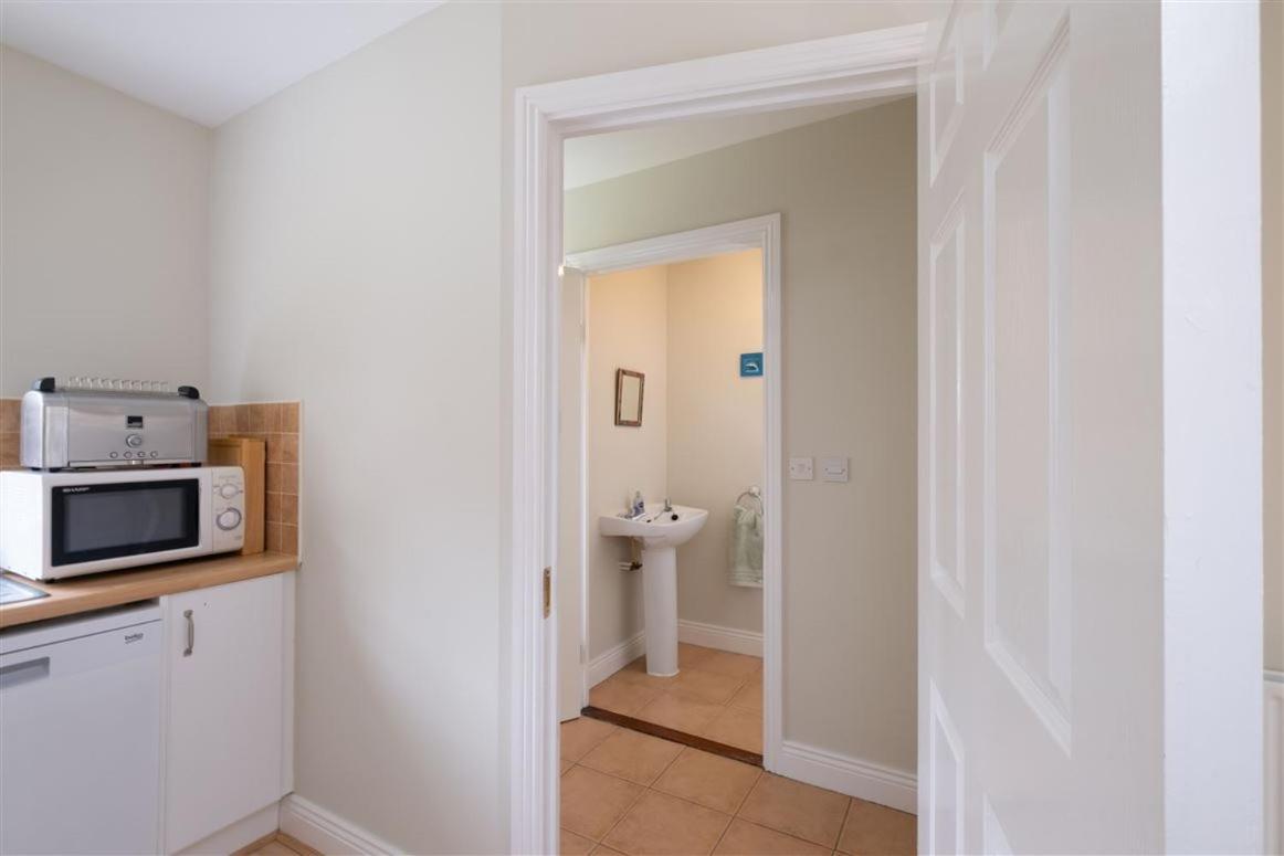 Tyrrelstown 2 Cosy Bedrooms In A 3 Bed Home מראה חיצוני תמונה